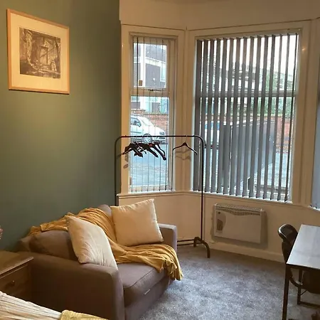Coventry Station Deluxe Studio Apartment Exterior photo