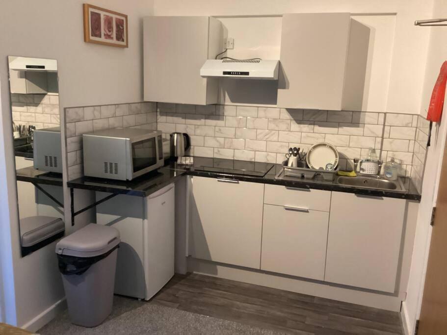 Station Deluxe Studio Apartment *