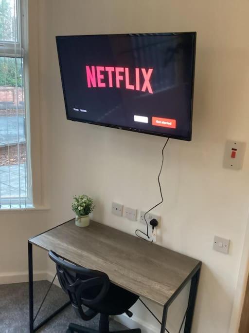 Station Deluxe Studio Apartment