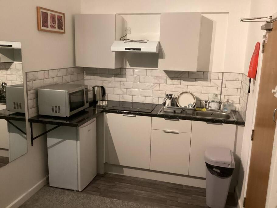 Station Deluxe Studio Apartment Coventry
