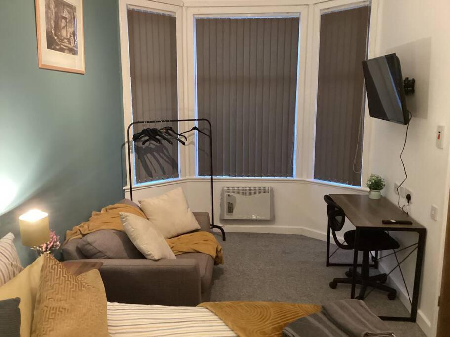 Station Deluxe Studio Apartment